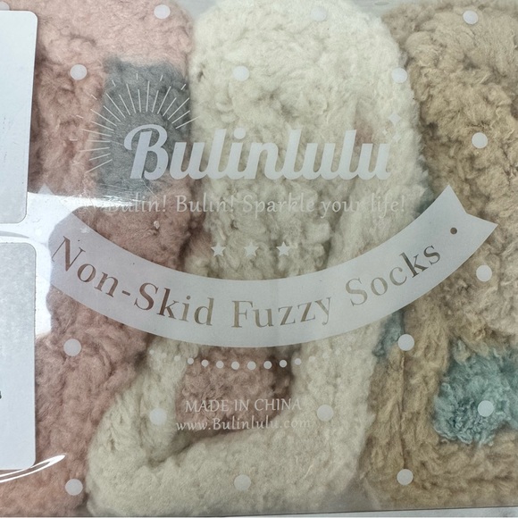 Bulinlulu NEW - 5 pack Non Skid Fuzzy Socks - Picture 5 of 8